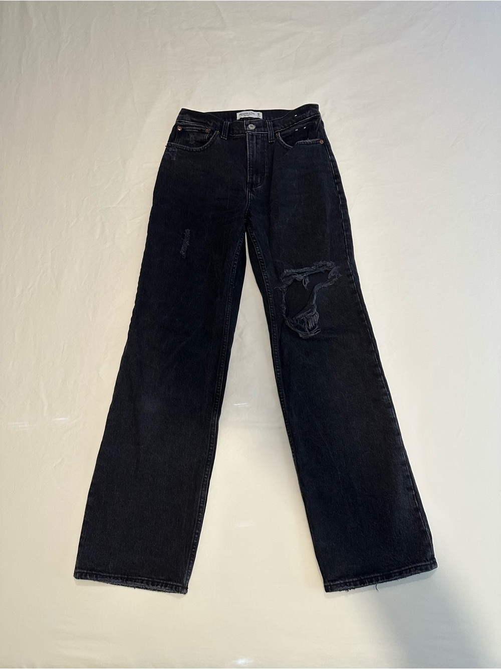 Abercrombie & Fitch 90s Relaxed High Rise Jeans Black Distressed Size 26 Regular